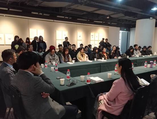 研讨会现场,徐勇民与我院师生交流 (3)