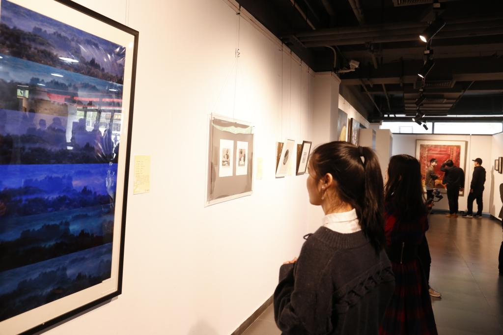 为艺青年奋斗青春天津美术学院2019年绘心情会生活学生主题作品展开幕